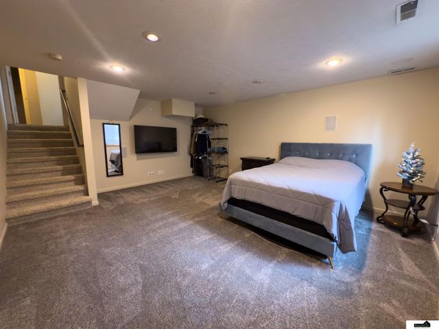 6129 S 189th Street, Omaha, NE 68135