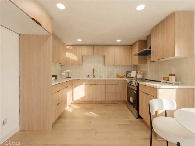 8125 Redlands Street 109, Playa Del Rey, CA 90293