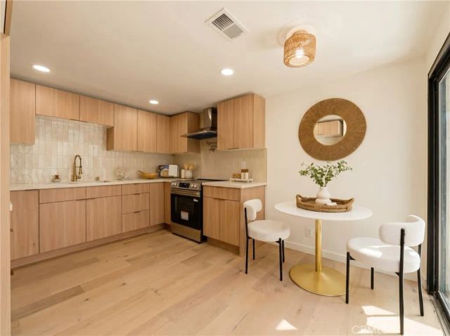 8125 Redlands Street 109, Playa Del Rey, CA 90293