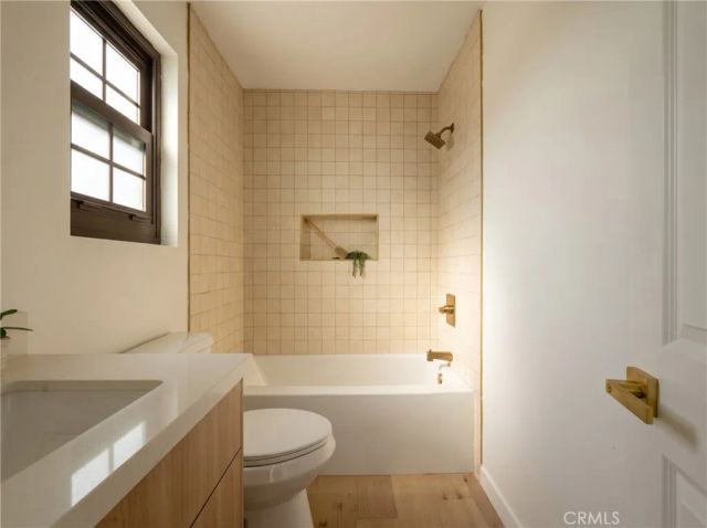8125 Redlands Street 109, Playa Del Rey, CA 90293