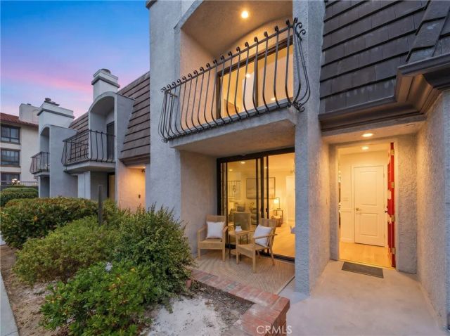 8125 Redlands Street 109, Playa Del Rey, CA 90293