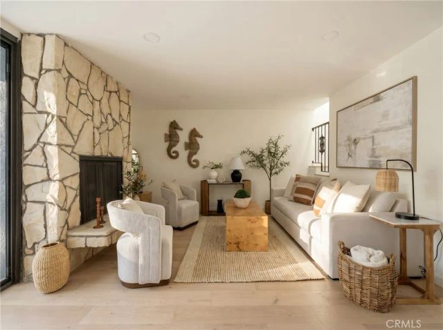 8125 Redlands Street 109, Playa Del Rey, CA 90293