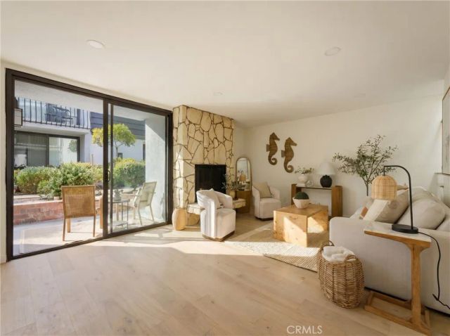 8125 Redlands Street 109, Playa Del Rey, CA 90293
