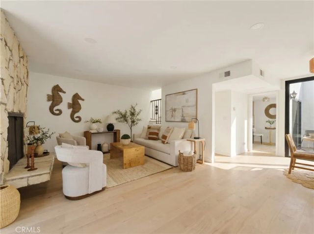 8125 Redlands Street 109, Playa Del Rey, CA 90293