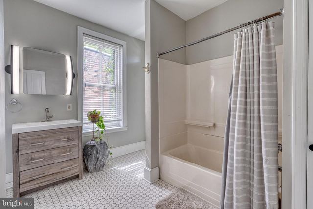 1617 PENN ST, Harrisburg, PA 17102