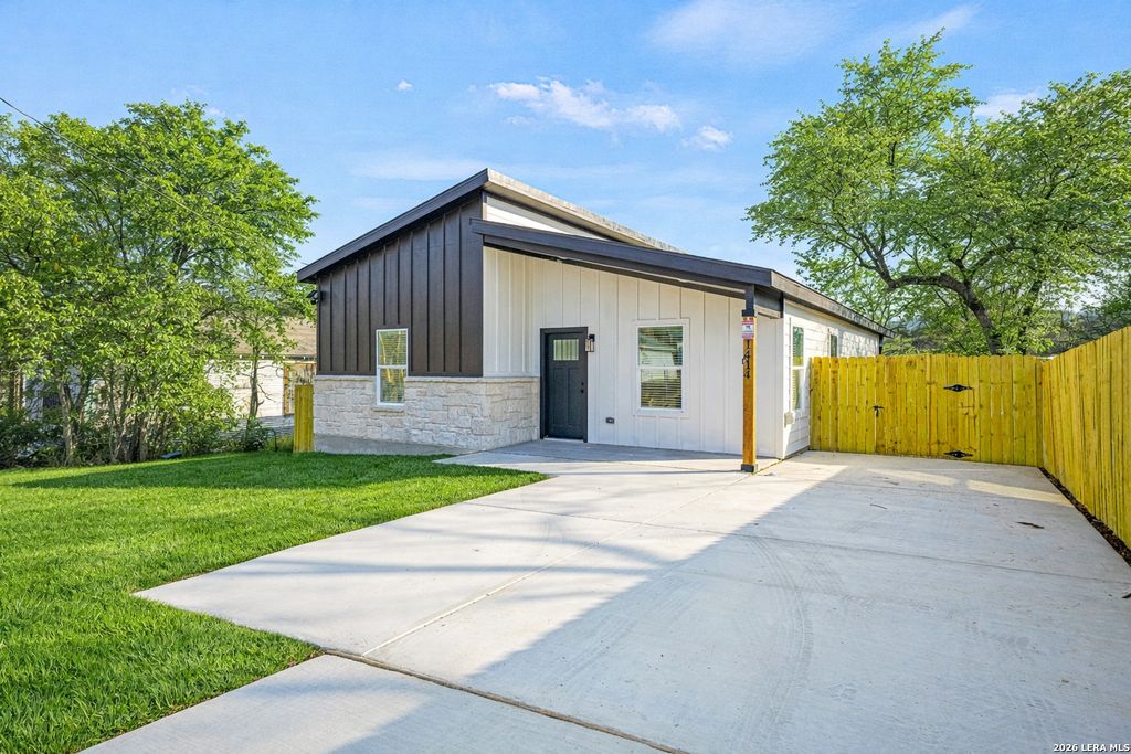 1414 Paso Hondo, San Antonio, TX 78202