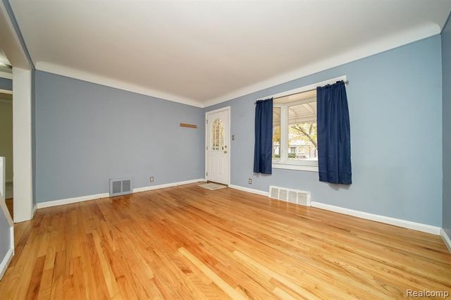 3015 N Vermont Avenue, Royal Oak, MI 48073