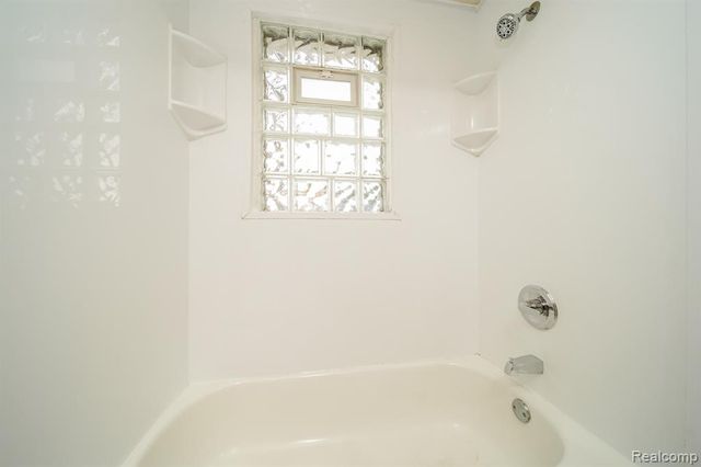 3015 N Vermont Avenue, Royal Oak, MI 48073