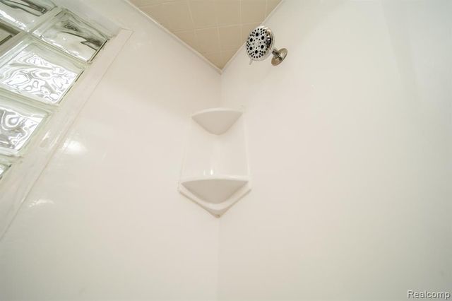 3015 N Vermont Avenue, Royal Oak, MI 48073