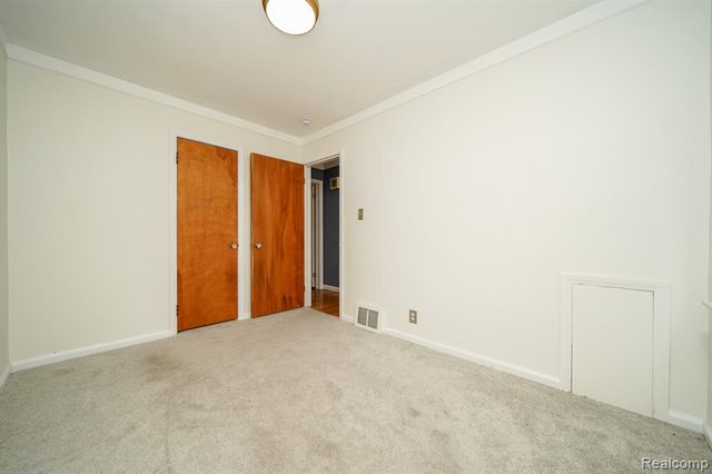 3015 N Vermont Avenue, Royal Oak, MI 48073