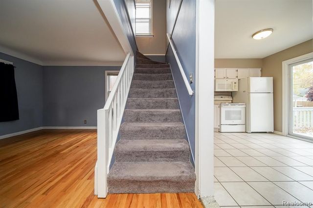 3015 N Vermont Avenue, Royal Oak, MI 48073