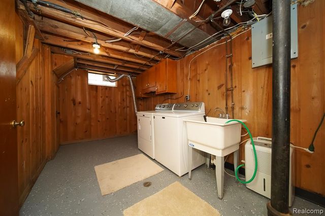 3015 N Vermont Avenue, Royal Oak, MI 48073