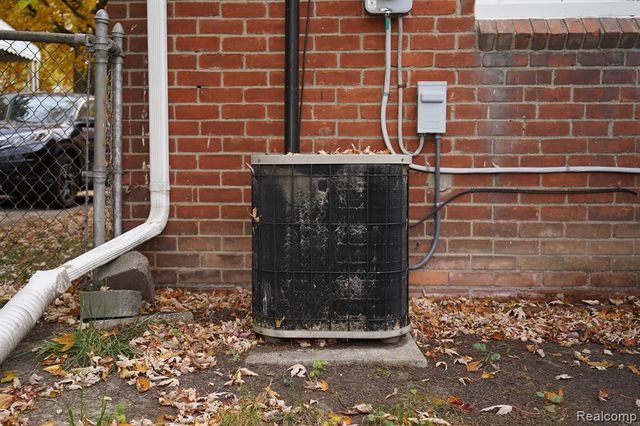 3015 N Vermont Avenue, Royal Oak, MI 48073