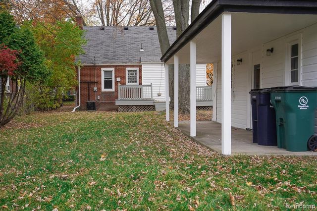 3015 N Vermont Avenue, Royal Oak, MI 48073