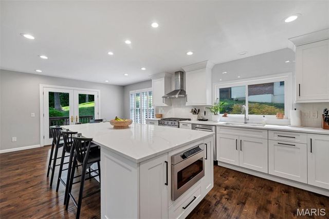 1506 Timber Point Court, Chesterfield, MO 63017