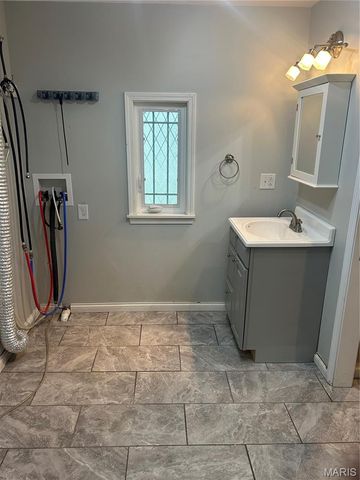 26 Woodlawn Drive, Leadington, MO 63601
