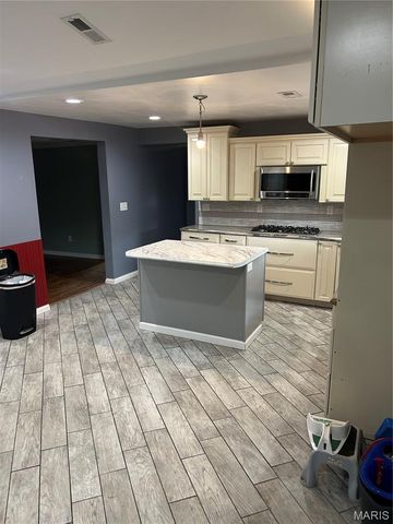 26 Woodlawn Drive, Leadington, MO 63601