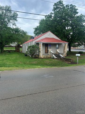 26 Woodlawn Drive, Leadington, MO 63601