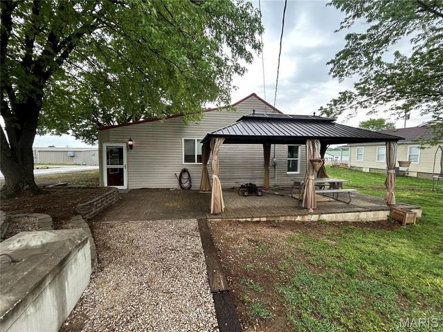 26 Woodlawn Drive, Leadington, MO 63601