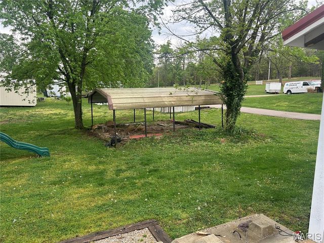 26 Woodlawn Drive, Leadington, MO 63601