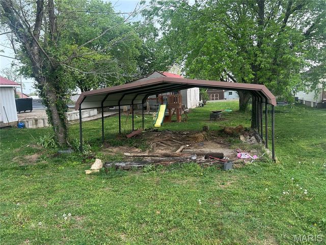 26 Woodlawn Drive, Leadington, MO 63601