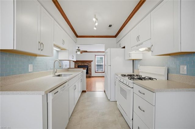 805 Sommerville CRES, Chesapeake, VA 23320