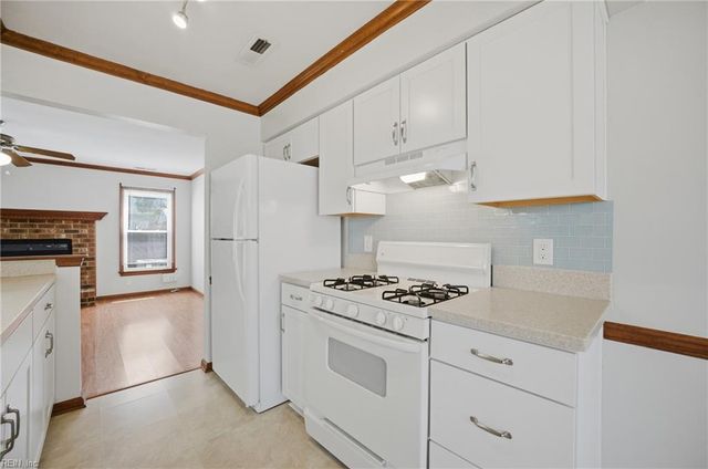 805 Sommerville CRES, Chesapeake, VA 23320