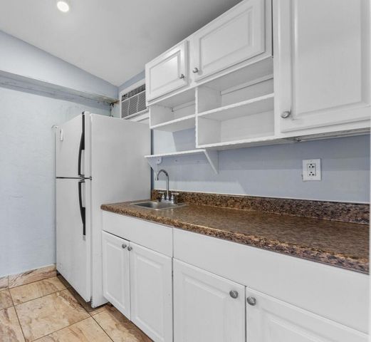 336 Ponte Vedra Road, Palm Springs, FL 33461