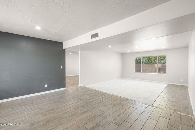 6017 W MARY JANE Lane, Glendale, AZ 85306