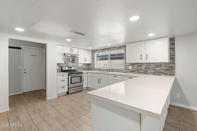 6017 W MARY JANE Lane, Glendale, AZ 85306