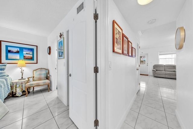 580 Egret Drive 121, Hallandale Beach, FL 33009