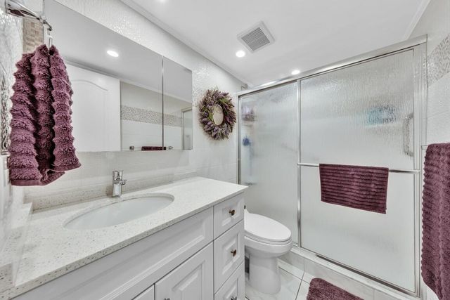580 Egret Drive 121, Hallandale Beach, FL 33009