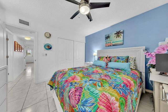 580 Egret Drive 121, Hallandale Beach, FL 33009