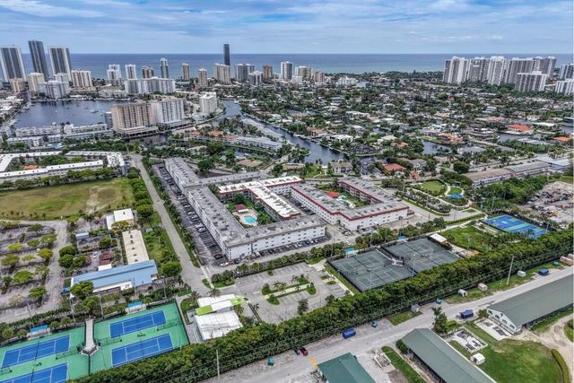 580 Egret Drive 121, Hallandale Beach, FL 33009