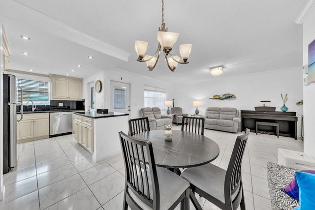 580 Egret Drive 121, Hallandale Beach, FL 33009