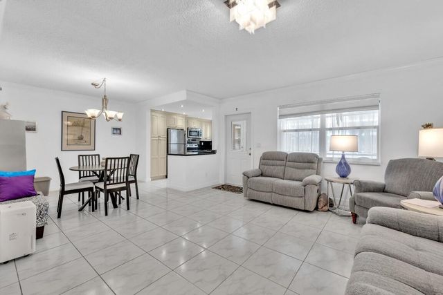 580 Egret Drive 121, Hallandale Beach, FL 33009