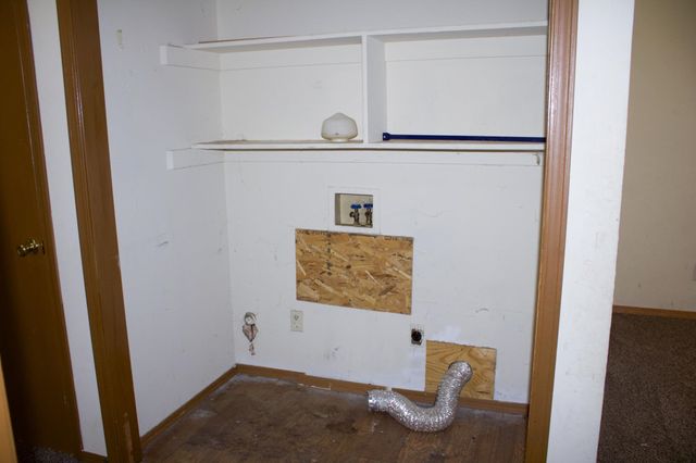 215 W Overlook Dr, Derby, KS 67037