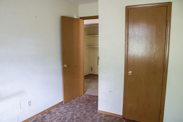 215 W Overlook Dr, Derby, KS 67037