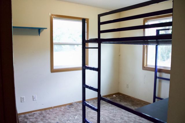 215 W Overlook Dr, Derby, KS 67037