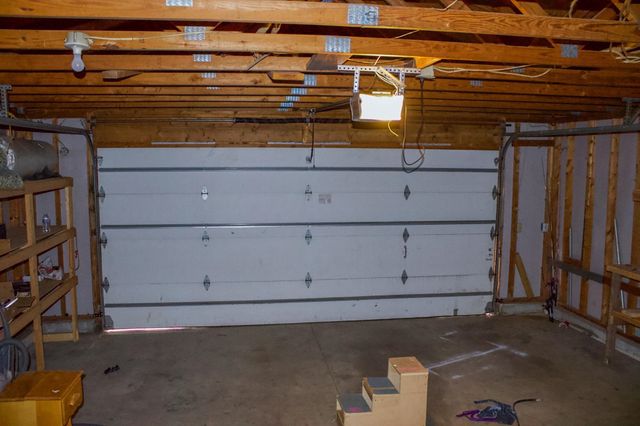 215 W Overlook Dr, Derby, KS 67037