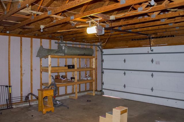 215 W Overlook Dr, Derby, KS 67037