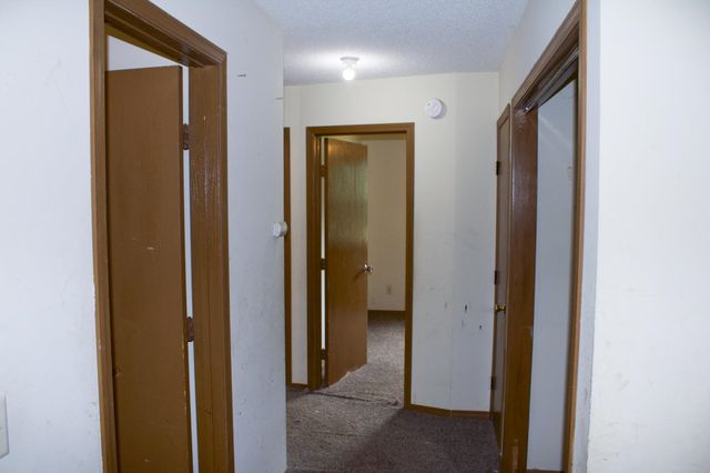 215 W Overlook Dr, Derby, KS 67037