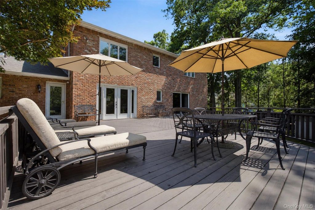 391 Pleasant Hill Drive, New City, NY 10956 — photo 4