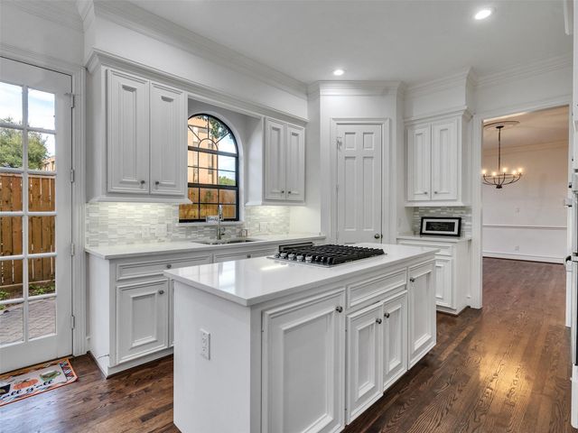 2525 Nantucket Drive 8, Houston, TX 77057