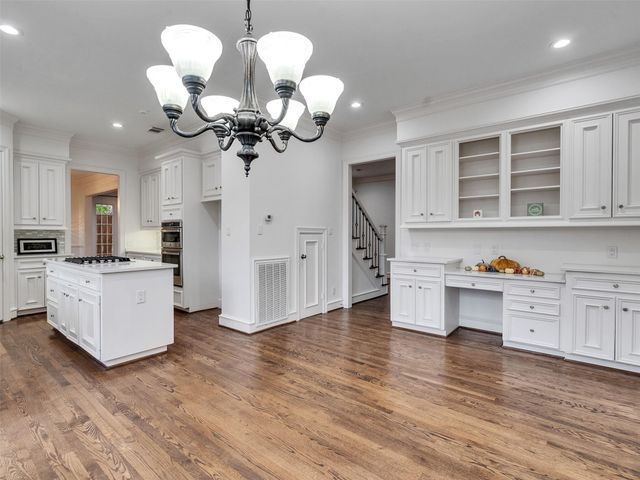 2525 Nantucket Drive 8, Houston, TX 77057