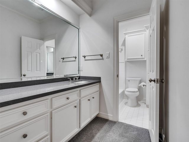 2525 Nantucket Drive 8, Houston, TX 77057