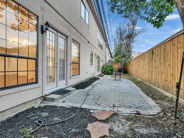 2525 Nantucket Drive 8, Houston, TX 77057