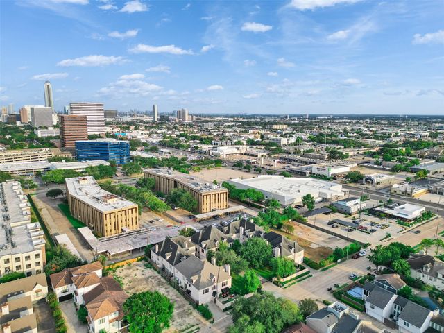 2525 Nantucket Drive 8, Houston, TX 77057