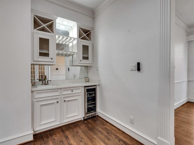 2525 Nantucket Drive 8, Houston, TX 77057