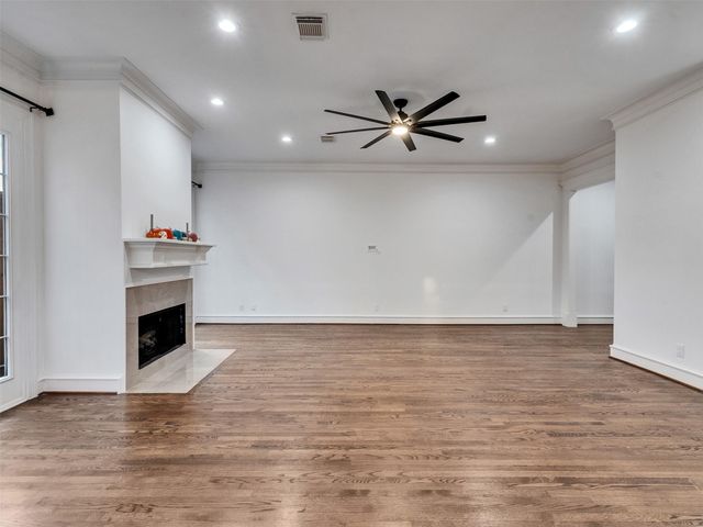 2525 Nantucket Drive 8, Houston, TX 77057